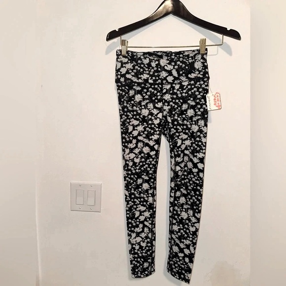 Free People Floral Black And‎ White Leggings - Picture 2 of 5